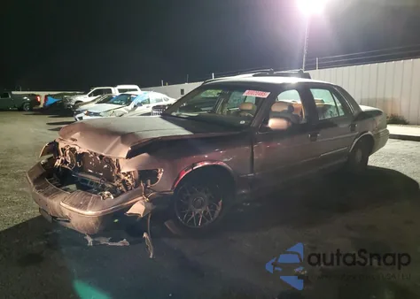 2000 Mercury Grand Marq z USA, uszkodzony, nr VIN 639727